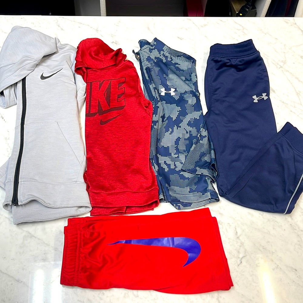 Bundle of 5 kid's activewear ⚾️🏀⚽️
